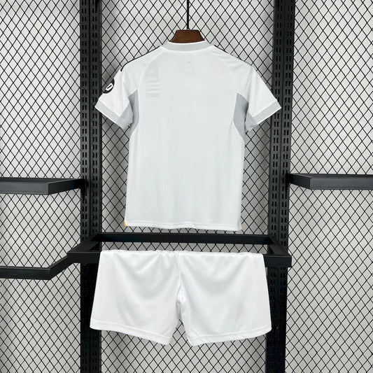 Kit Enfant Real Madrid 2025/26